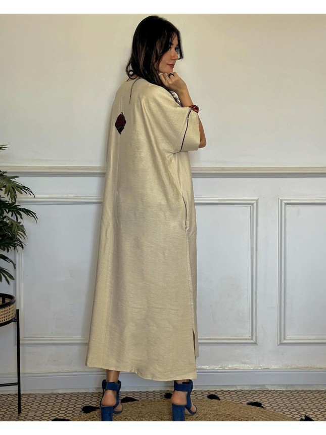 Robe en lin beige avec détaille en WAX