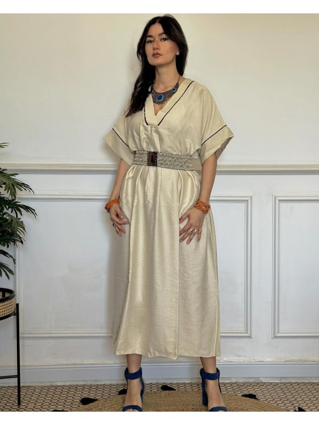 Robe en lin beige avec détaille en WAX