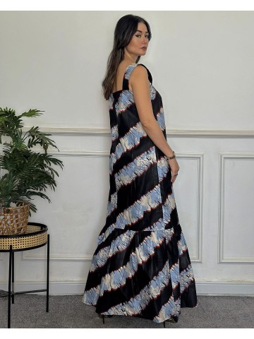 ROBE LONGUE AVEC UN MOTIF EN WAX.