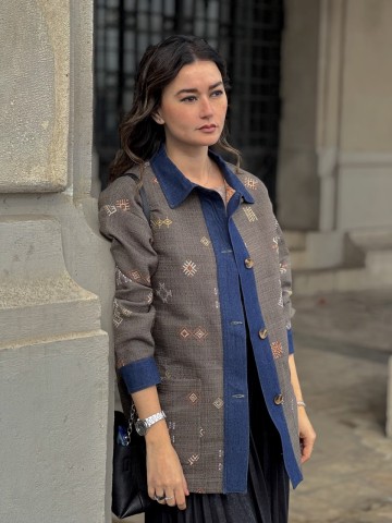VESTE ETHNIQUE AVEC DÉTAILS EN JEAN OVERSIZE