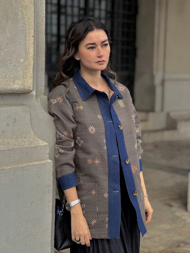 VESTE ETHNIQUE AVEC DÉTAILS EN JEAN OVERSIZE